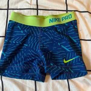 Nike pros old fashion!!